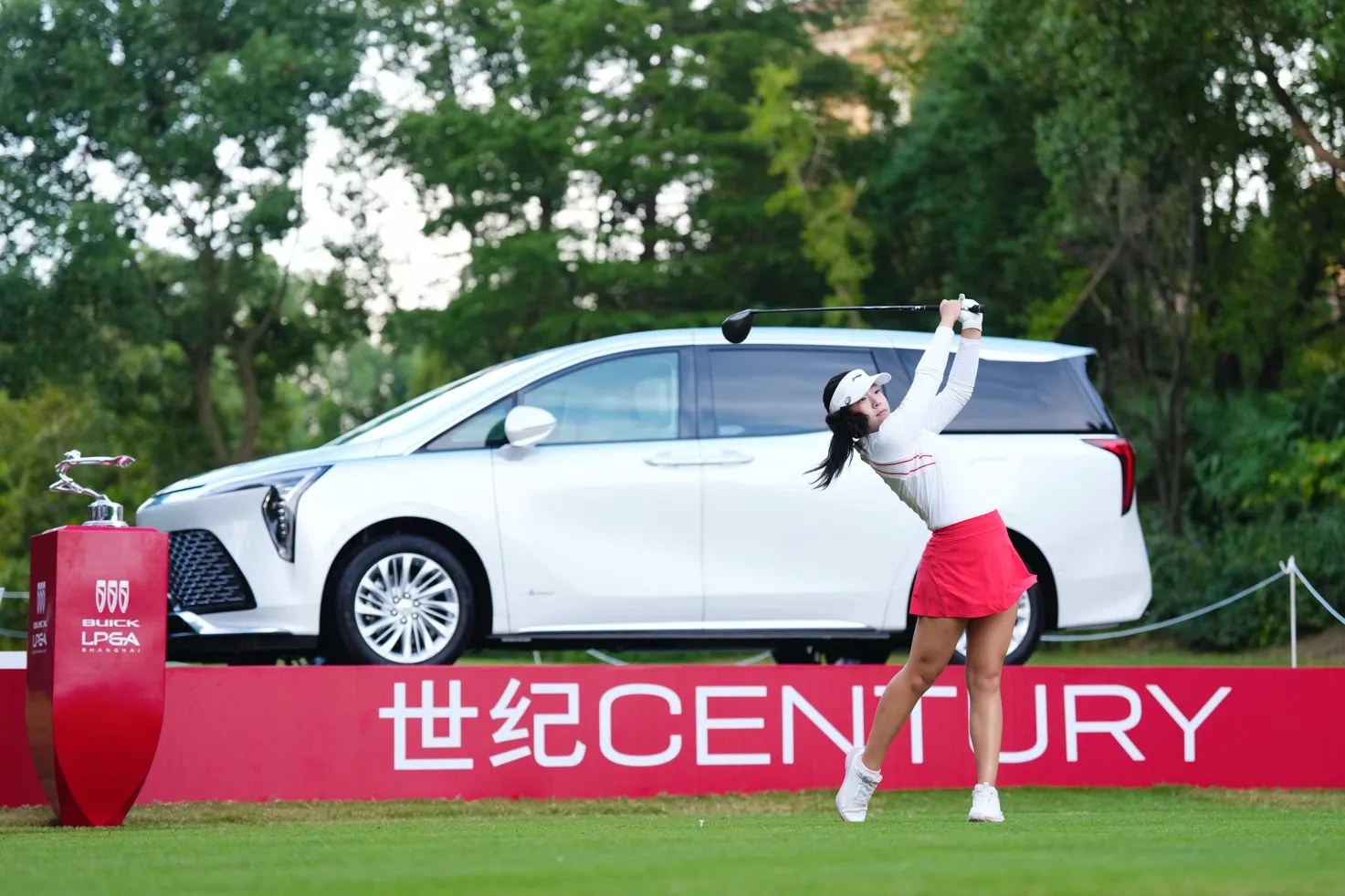 殷若宁加冕别克LPGA锦标赛双冠王!刘宇婕获最佳业余球员 殷若宁加冕别克LPGA锦标赛双冠王!刘宇婕获最佳业余球员
